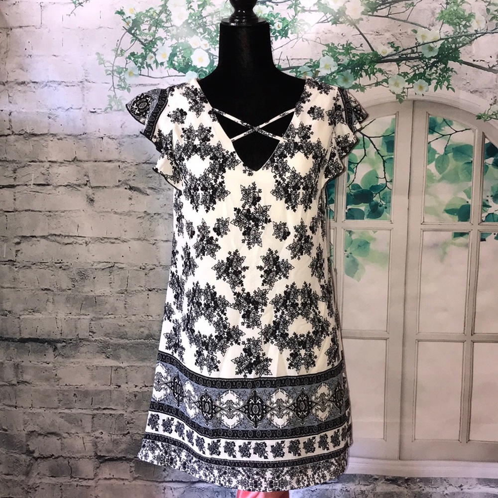 NEW⭐️ Teeze Me Mini Size S Summer Dress 🤍🖤